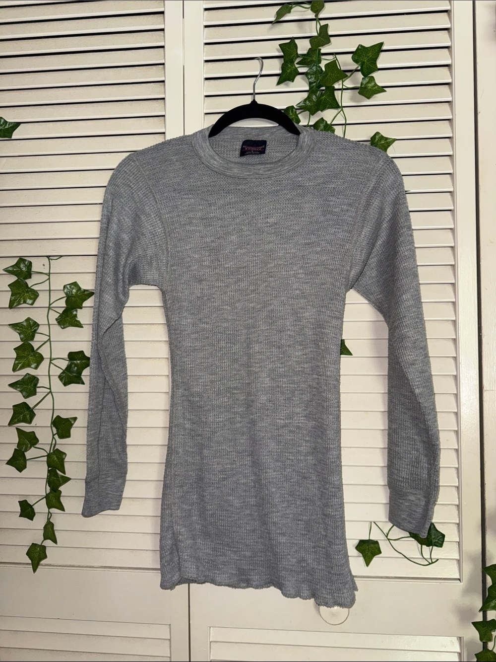 ✨Roundtree & Yorke Gray Sweater